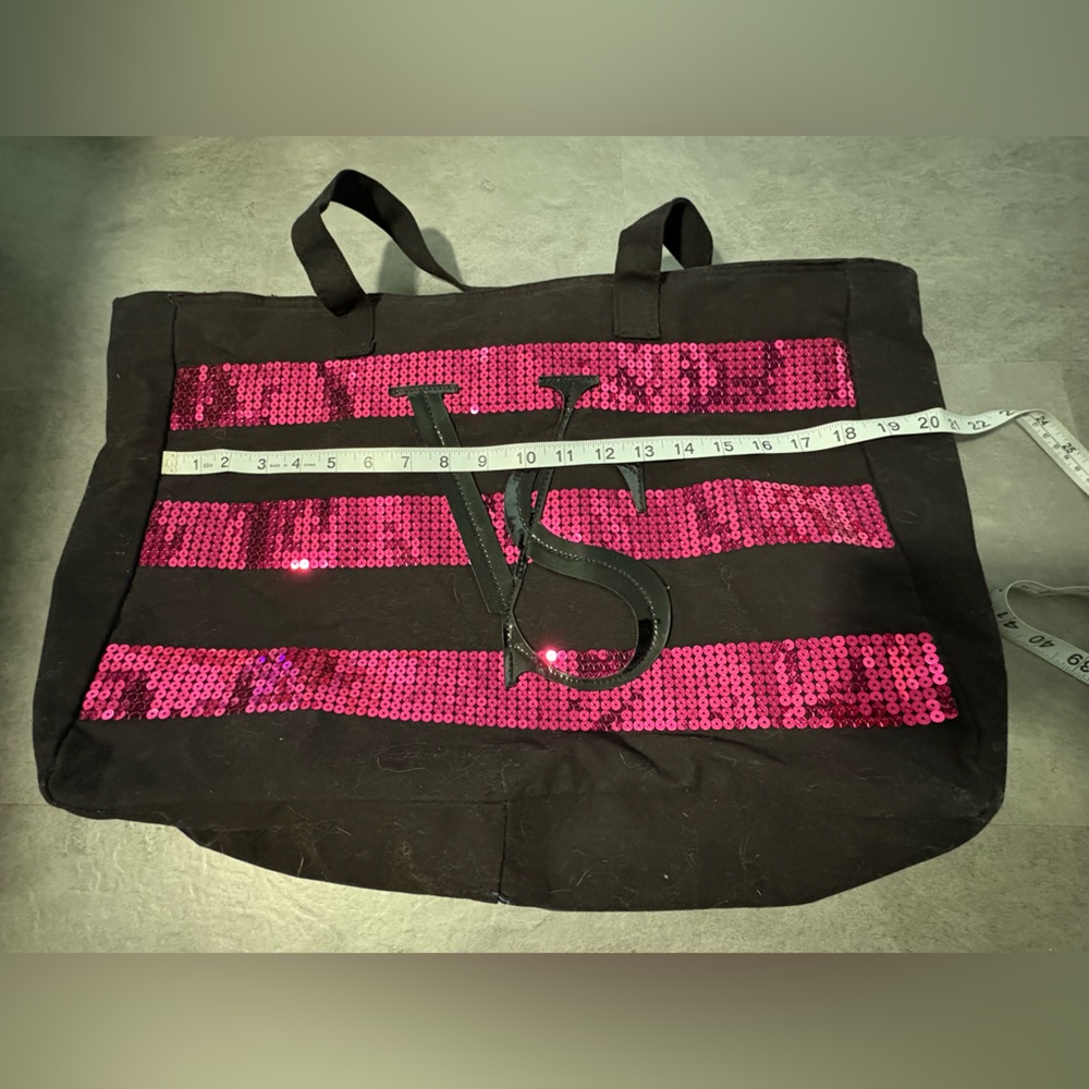 🔴DONATING SOON 🔴 Victoria Secret’s • Pink & Black Sequins Tote Bag - Picture 4 of 4